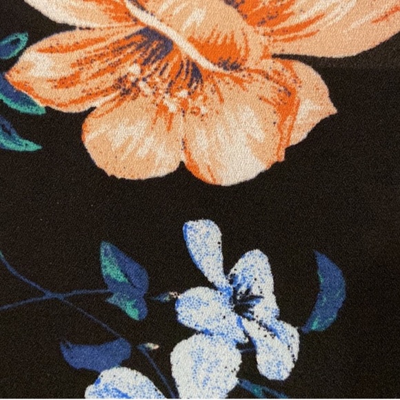 Banana Republic Piped Crew Paradiso Tropical Palm Top - Picture 6 of 6